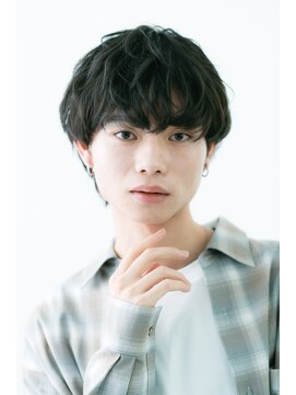 六本木美容室 白金店 マッシュ/センターパート/ツーブロック/黒髪/眉毛カット