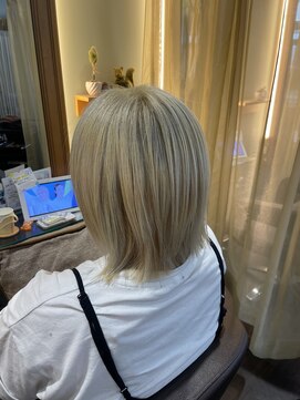 アパルトメント ジェシカ(l'appartement de Jessica) 抜きっぱなしペールシルバー