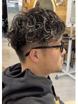 サロンドジョー(salon de joe) メンズカットブリーチダブルカラーハイライトハイトーンショート