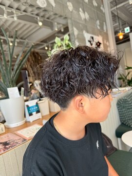 ギネス(Giness) スペインカールツイストスパイラル × フェードスタイル