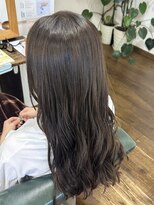 ル コワン ククー(Le coin coucou)&nbsp;赤み消し×透明感。大人のオリーブグレージュ