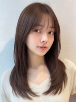 ロティー(loty)&nbsp;レイヤー 顔周りカット 前髪 スモーキーブラウン 透明感カラー