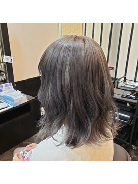 ハイレート ウニクス川越店(Hairate) [Sekiguchi] シルバーアッシュ　ブリーチ2回