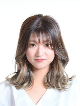 クープヘアー(Coupe hair) ミディアム インナーカラー