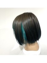 プランクスター(prankster)&nbsp;[prankster]エメラルドグリーンのインナーカラー ボブ スタイル