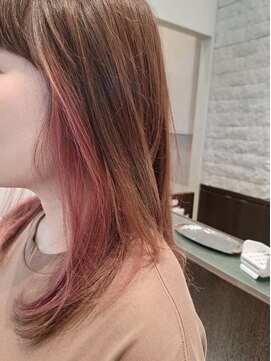 ミック ヘアアンドメイクアップ 高田店(miq Hair&Make up) インナーカラー/イヤリングカラー/ブリーチなし/ピンク系カラー
