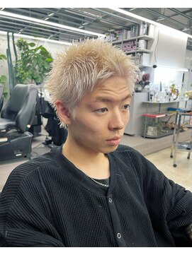 スパイキーショート×ホワイトブロンド