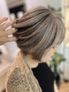 ステア ケース(stair case) リタッチ×ローライトで作る自然な立体感 脱白髪染めグレージュ