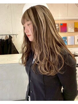 ルーム(Loom.) デザインカラーコントラストハイライト切りっぱなしボブ