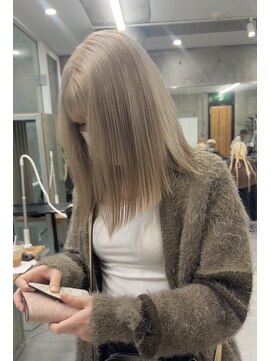 ウェーリング(Welring) ホワイトブロンド　デザインカラー　フェイスフレーミング