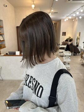 イルプロム 御厨店(illuprom.) グレージュ