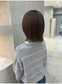 切りっぱなしボブ×透明感オリーブベージュ