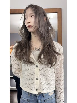 ジョナサン リヴィングストン(JONATHAN LIVINGSTON) #ハッシュカット#レイヤー#グレージュ