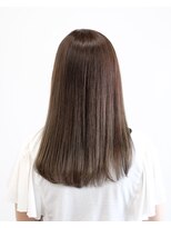 バングス(bangs)&nbsp;ツヤサラ自然なストレートヘア。