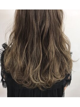 メロウ(MELLOW) 外国人風 ブリーチハイライト×グレージュ