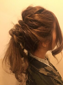 ブレイク トロワ(BREK TROIS) ポニーテールアレンジ