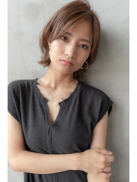 ケアリー 武蔵小杉(Carelly) フェザーバングカーキグレージュ大人かわいいマッシュショート