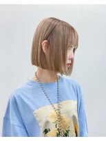 アリュウル 表参道 青山(Allure)&nbsp;ミルクティーベージュボブ 切りっぱなし 韓国ヘア ダブルカラー