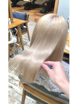 アンアミ シブヤ(Un ami shibuya) ホワイトベージュ/ハイトーンカラー/髪質改善トリートメント