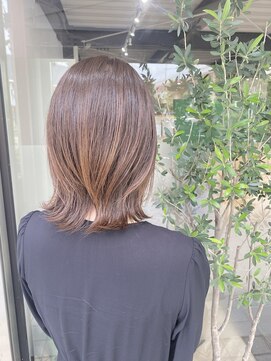 ルアナ(Luana) グレージュ×外はね