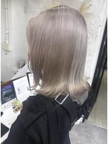 リア(riah) ダブルカラーミルクティーベージュレイヤーカット韓国ヘア