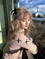 ザ オーダー(THE ORDER)&nbsp;ホワイトミルクティー ベージュ ブロンド 巻き髪 ヘアアレンジ