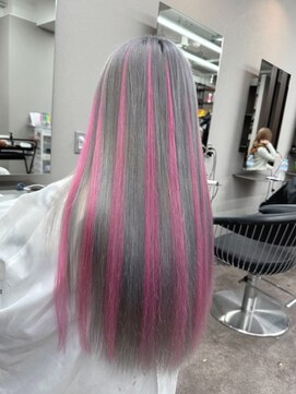 エミーバイモアムー(Emmie byMoremuu) 【ギャルの救世主】シルバーピンクハイライトエクステ