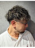 マンバン髪型 メンズツイストスパイラルフェザーパーマ