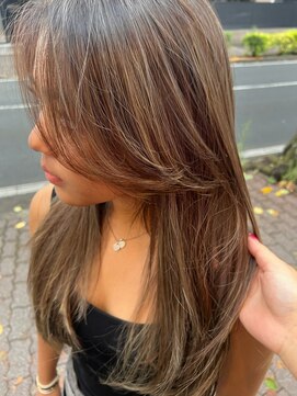 ロマーノ(ROMANO) 【ROMANO】レイヤーカット×外国人風ハイライト