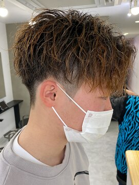 エルマーク 梅田(L-MARK) スパイラルパーマ/ツイストパーマ/メンズ/センターパート/波巻き