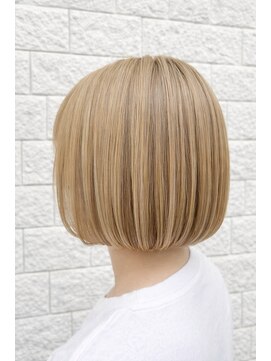 トリエラ(TRIELA) 透明感抜群！ミルクティーボブ