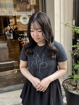 エヴリンアンドペイジ(Evelyn&paige) オリーブグレージュ/ミディアムロング【神戸/元町】