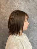顔まわりレイヤーの外はねボブ