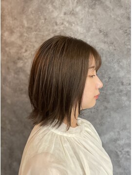 ムク(muku.) 顔まわりレイヤーの外はねボブ