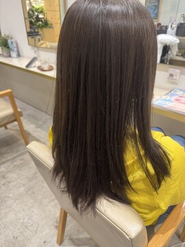 テラス アヴェダ 大丸心斎橋店(Terrace AVEDA) シンプルだけど圧倒的にキレイに見える！王道ストレートスタイル