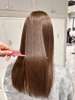 ファム(Fann.)&nbsp;髪質改善×縮毛矯正で叶える、艶さら美髪ストレート