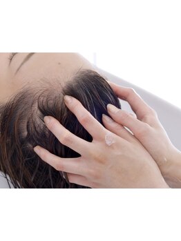 アロマの香りに包まれて心地の良いヘッドスパを...日頃の疲れをMelangeで癒されてみませんか??