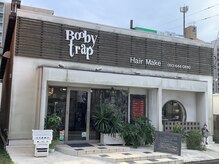 ヘアーメイク ブービートラップ(Hair Make Booby trap)の雰囲気（カフェのような　眼を引く外観）