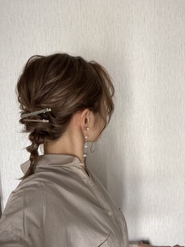 カリテス(XARITES) ミディアム編みおろしアレンジ★結婚式 二次会 お呼ばれ ドレス