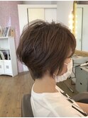 クセ毛を活かしたショートスタイル