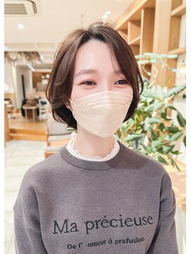 ルエ(rue) 30代40代50代◎ウルフレイヤーカット黒髪前下がりショートボブ