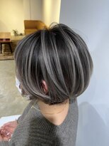 メリー オオサカ(Merly Osaka)&nbsp;ショートでも似合うバレイヤージュ！_contrast ash_