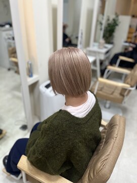 カリーナ(CARINA) ハイトーンカラー/ミルクティーカラー