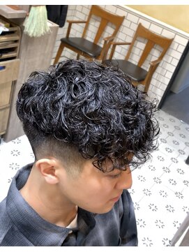 グルーマーズトウキョウ 渋谷店(GROOMER/S TOKYO) スペインカール 【前下がりマッシュ ツイストスパイラル】