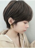 顔周りレイヤーカットグレージュカラーくびれボブショートカット