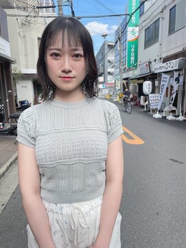 ユーリ(juli) パーマ切りっぱなしミディアム