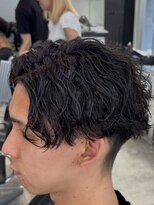 オーバル ジングウマエ(OVARL jingumae)&nbsp;大人の"緩め縦落ち"センターパート