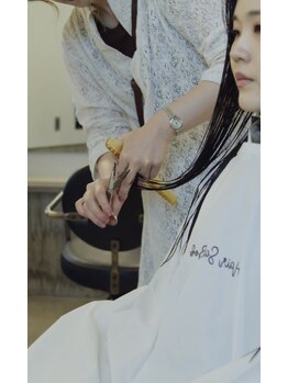 ボブ (Hair salon BOB)の写真/髪質や日々のお手入れまで丁寧に伺い、あなたらしさが引き立つスタイルとケアをご提案。