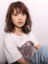 ユニカ ヘアー(UNICA hair)&nbsp;気どらないラフさの中に女性らしさを感じるミディアムスタイル