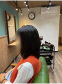 セミロング グラデーションベースのレイヤーカット